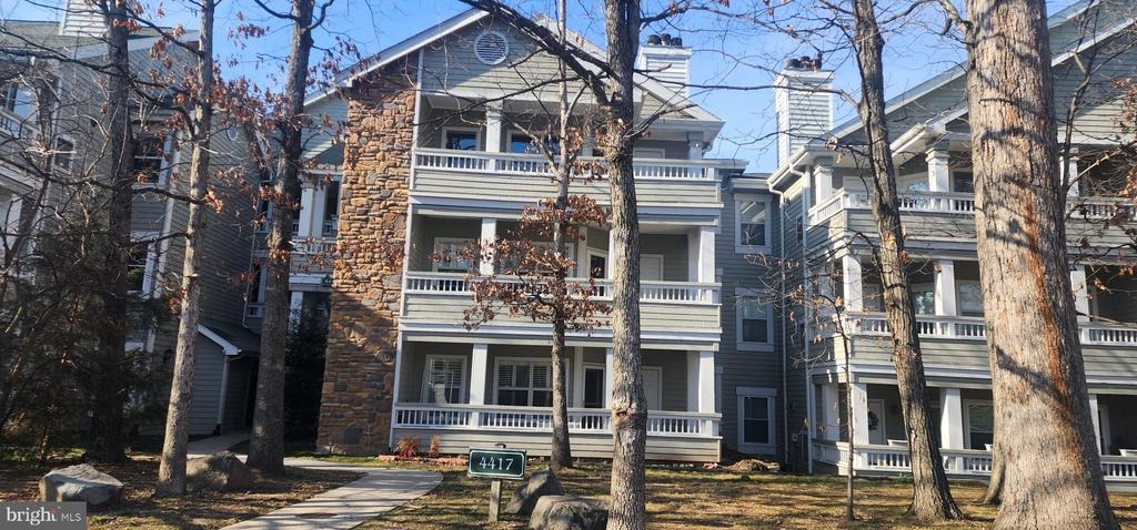 Fair Stone Dr, Fairfax, VA 22033
