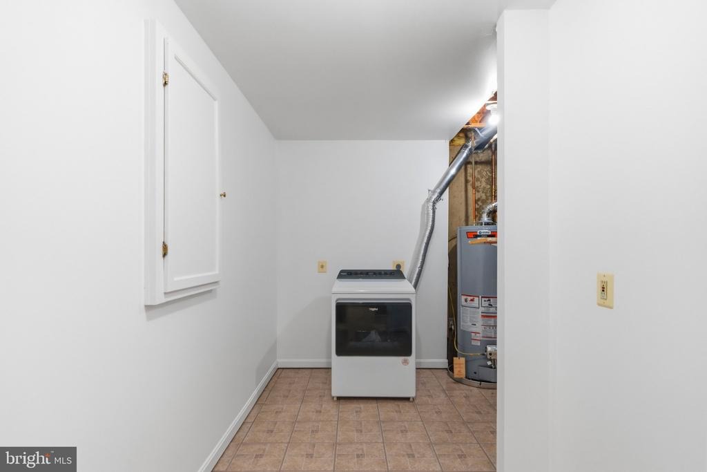 Glenhazel Dr, Ashburn, VA 20147 #1