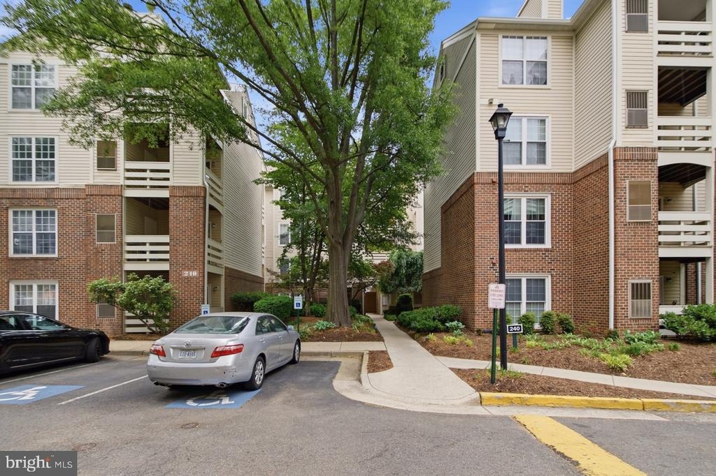 Reynolds St, Alexandria, VA 22304 #1