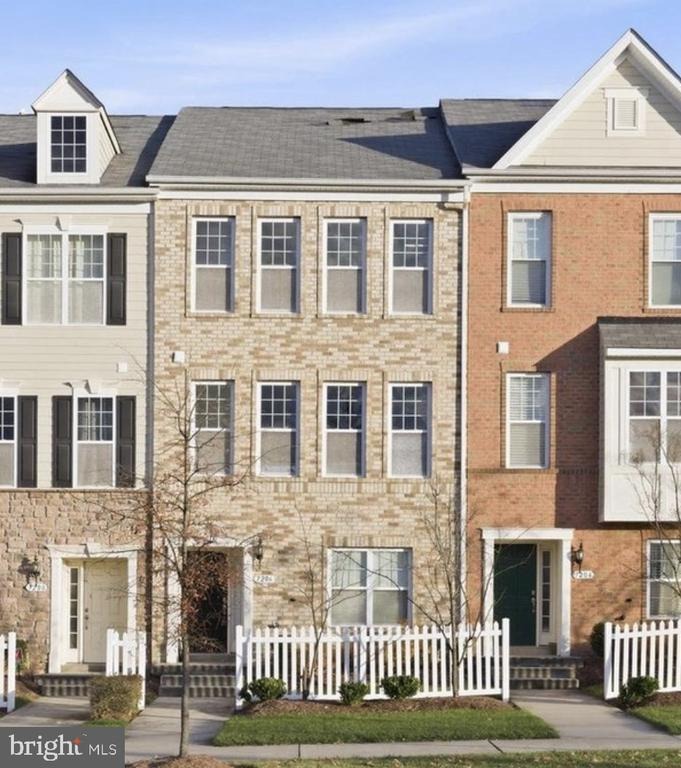 Wood Meadow Way, Lanham, MD 20706
