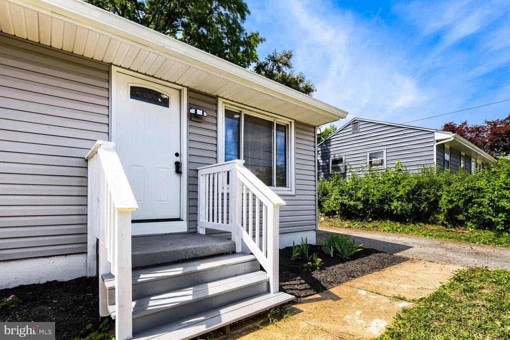 Rosecrest Dr, Annapolis, MD 21403