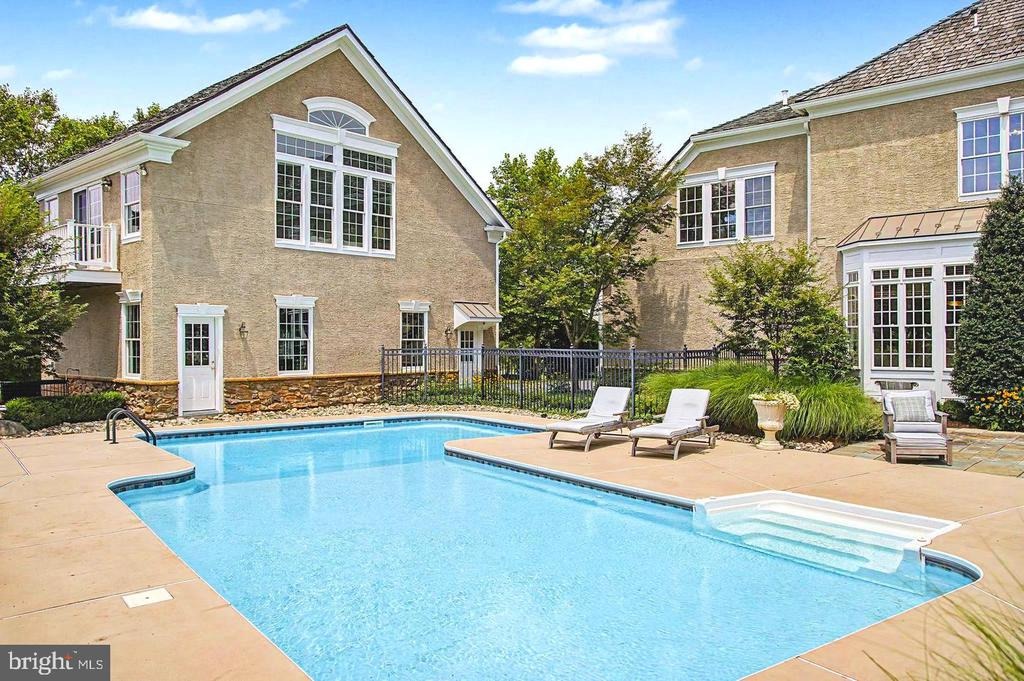 Meadow View Dr, Doylestown, PA 18902