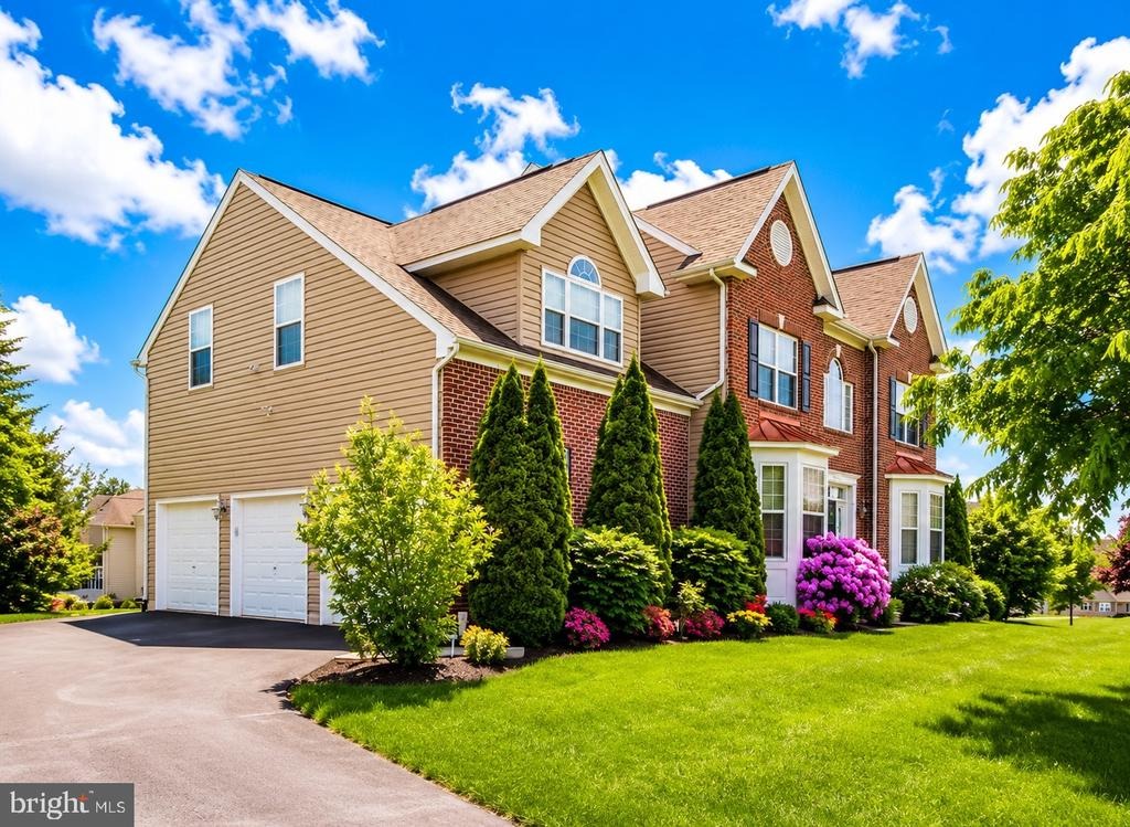 Summer Meadow Dr, Douglassville, PA 19518 #1