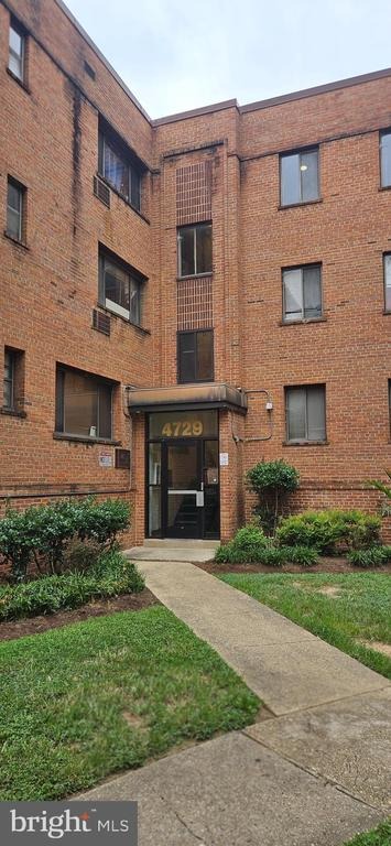 1st St, Washington, DC 20032