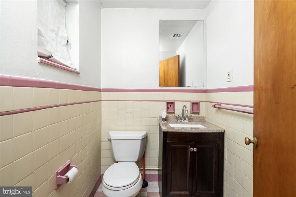 Abernethy Dr, Trenton, NJ 08618 #1
