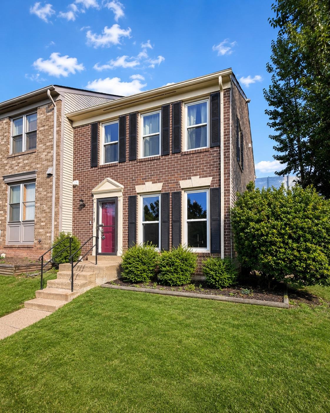 Royal Oak Ln, Centreville, VA 20120