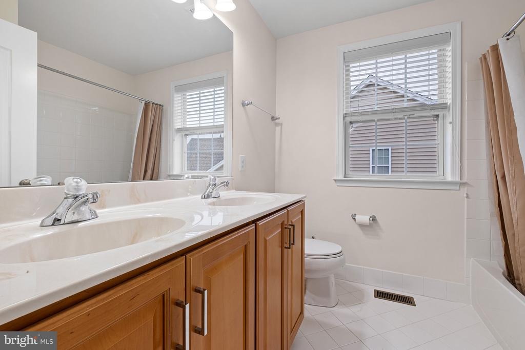 Caitlin Way, New Castle, DE 19720 #1