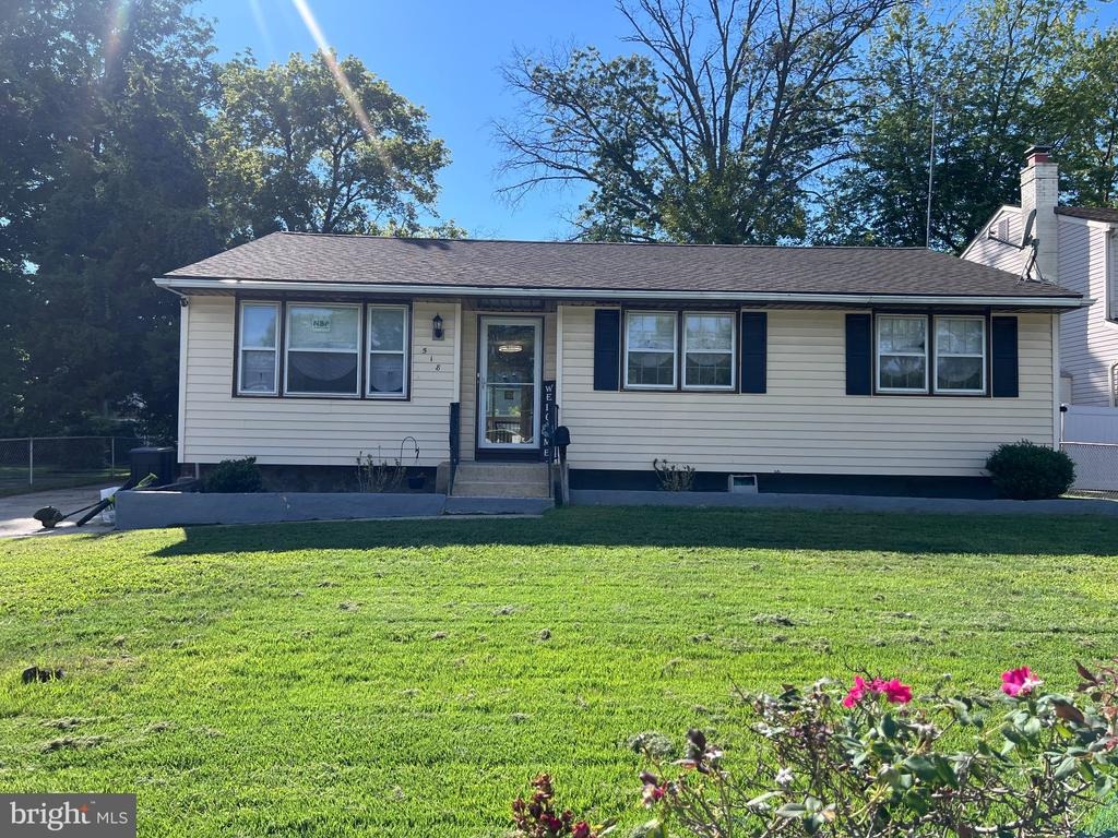 Carver Ct, Lawnside, NJ 08045