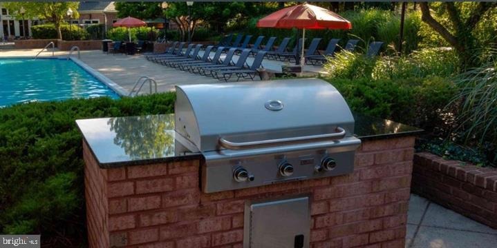 Tumbrel Ct, Fairfax, VA 22030