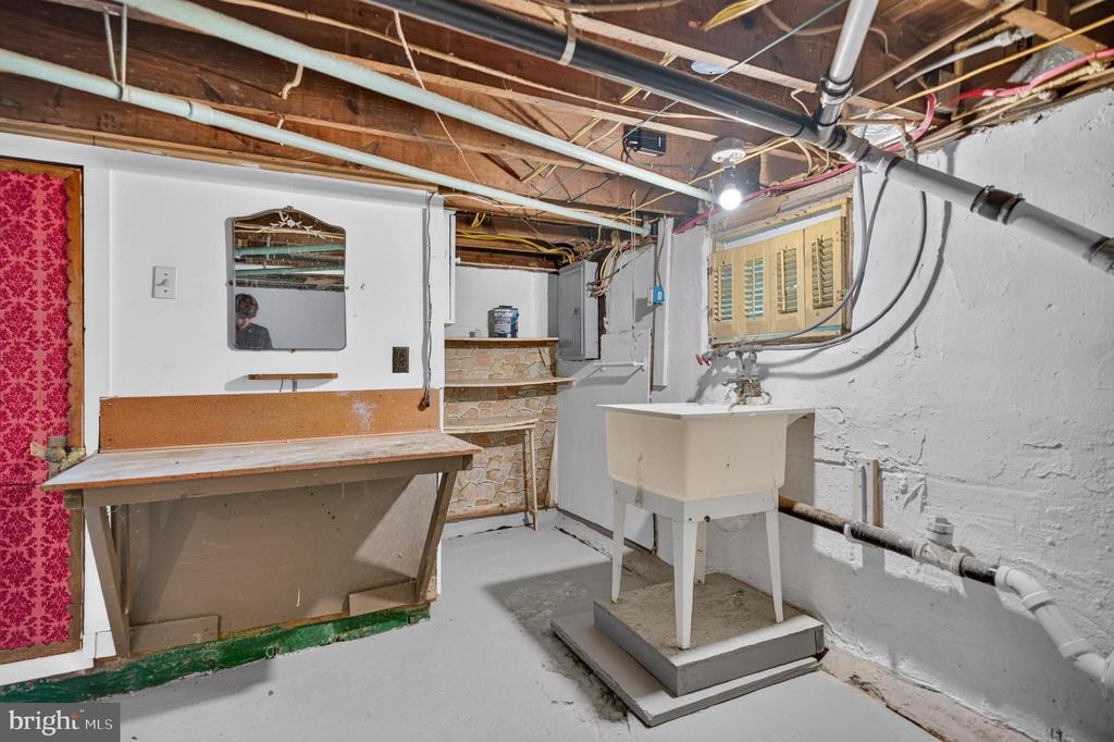 Laurel Ave, Oaklyn, NJ 08107