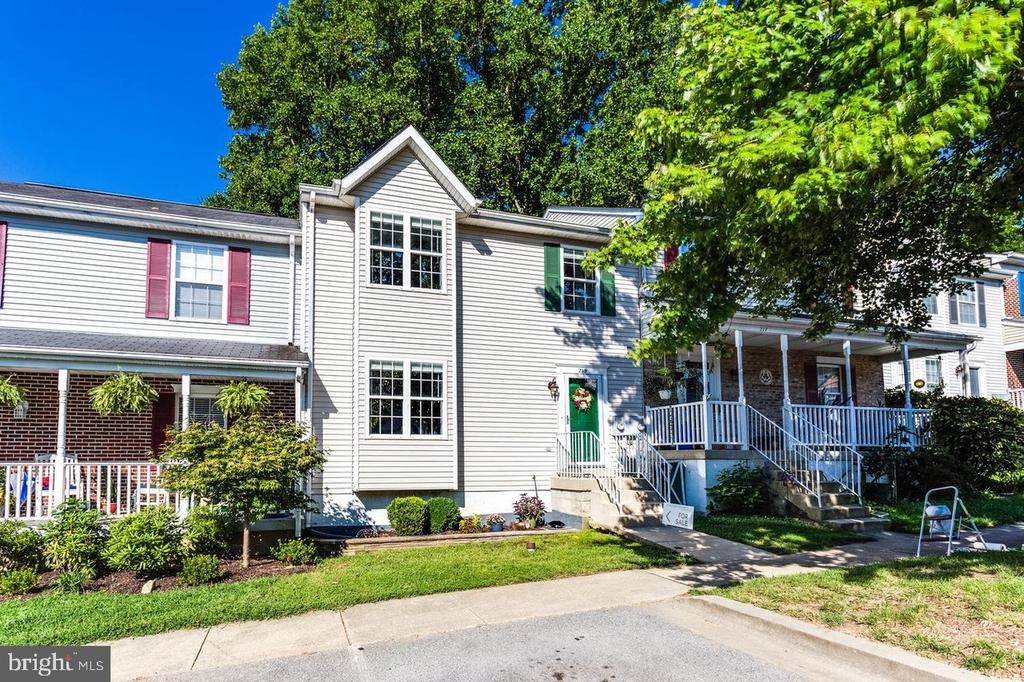 Hibiscus Ct, LA Plata, MD 20646