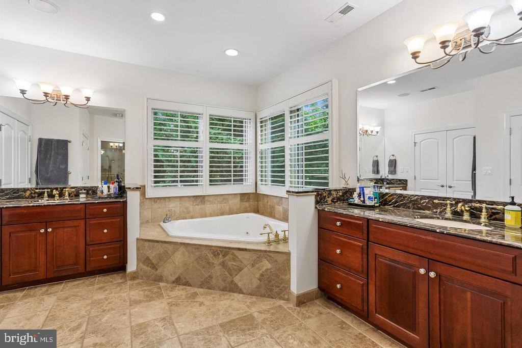 Wessling Ln, Bethesda, MD 20814