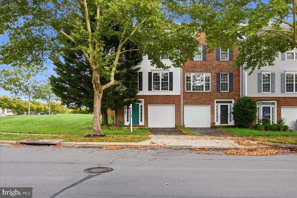 Golf View Dr, Chantilly, VA 20152 #1