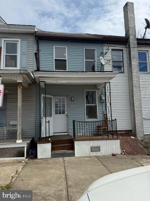 Maple St, Mount Carmel, PA 17851