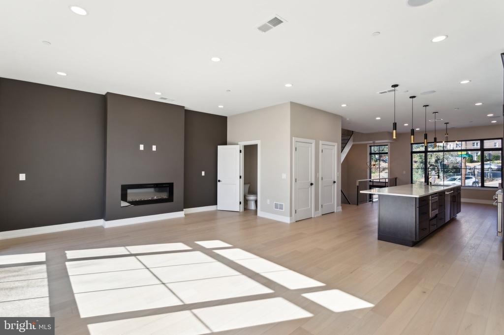 Kalos St, Philadelphia, PA 19128 #1