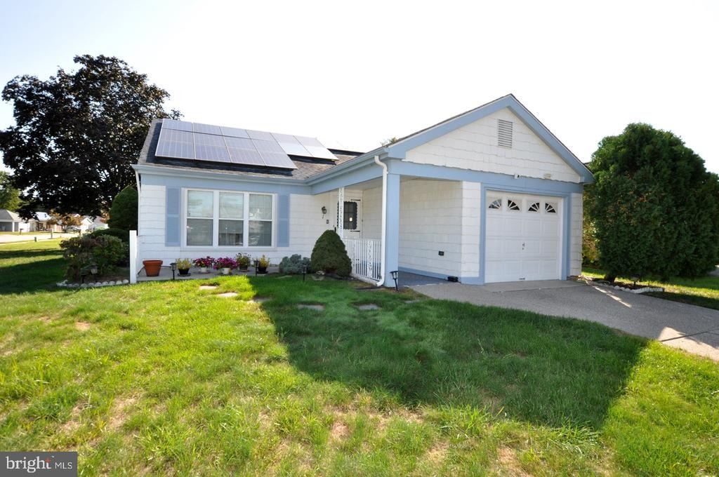 Westminster Dr, Southampton, NJ 08088