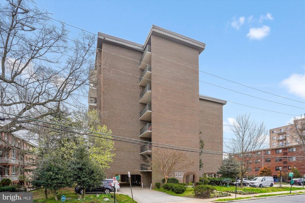12th St, Arlington, VA 22209