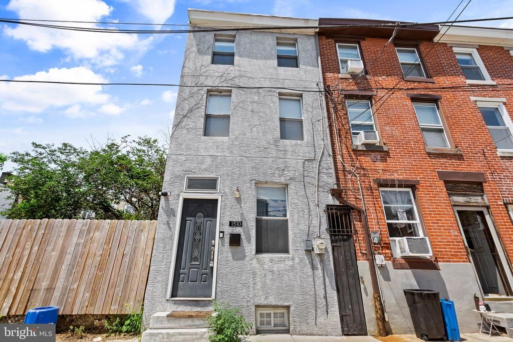Leithgow St, Philadelphia, PA 19122 #1