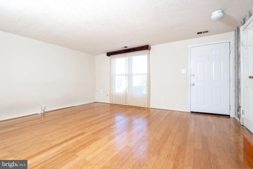 Lone Star Rd, Lorton, VA 22079