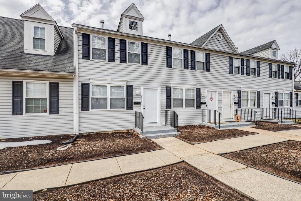 Kent Village Dr, Hyattsville, MD 20785 #1