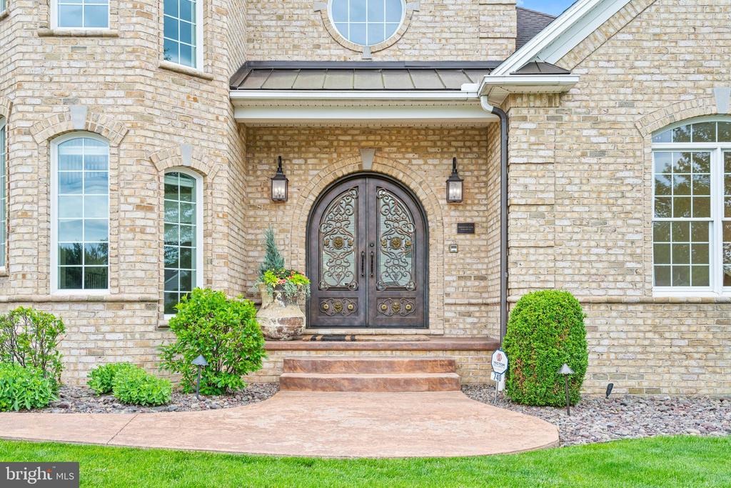 Hampton Ct, Harrisburg, PA 17112