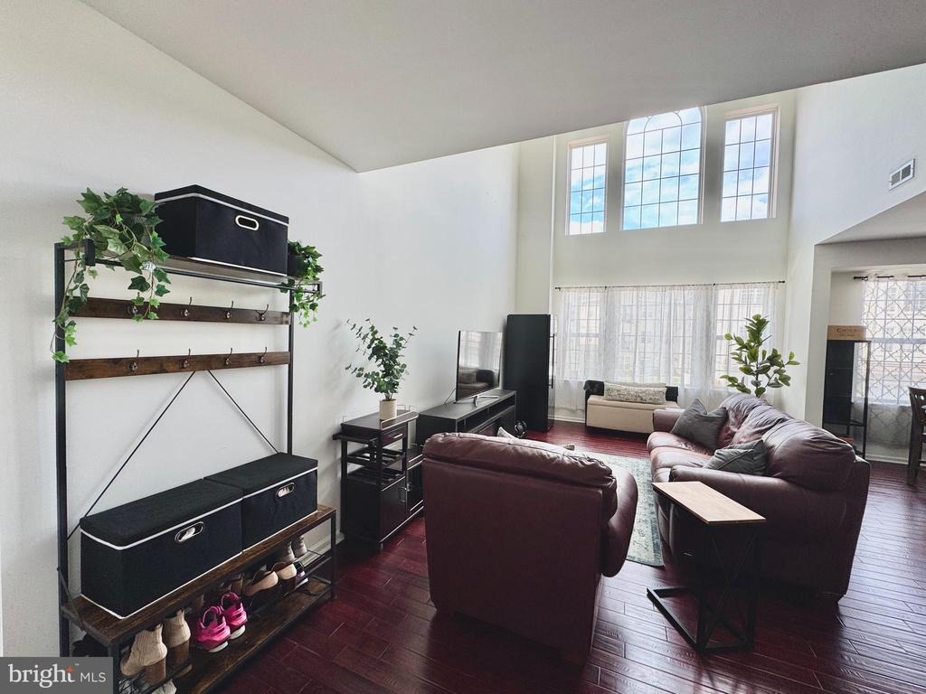 Verona Dr, Philadelphia, PA 19145 #1