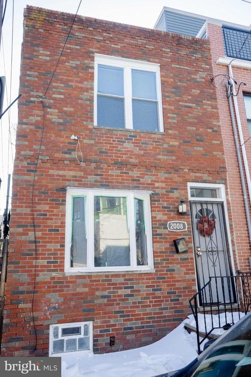 Latona St, Philadelphia, PA 19146