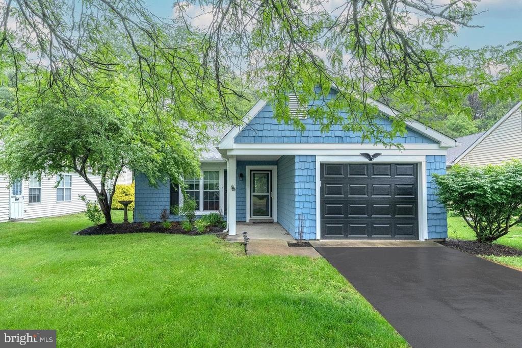 Westminster Dr, Southampton, NJ 08088