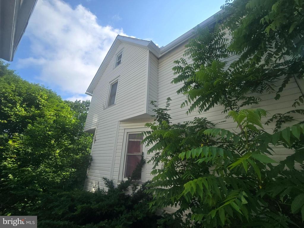 4th St, Oil City, PA 16301