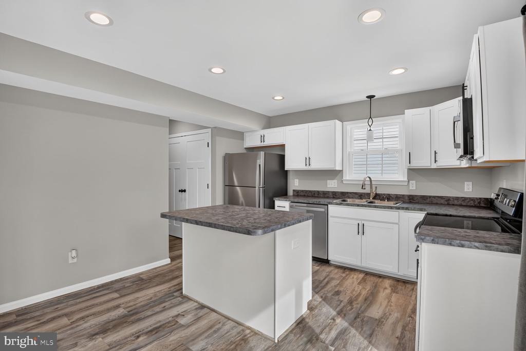 Loudoun St, Strasburg, VA 22657 #1
