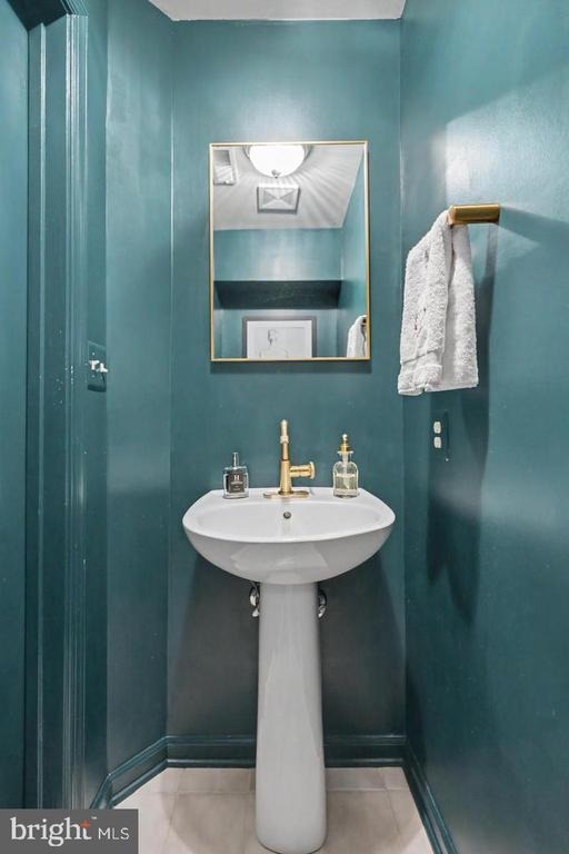 Martin Ln, Alexandria, VA 22304 #1