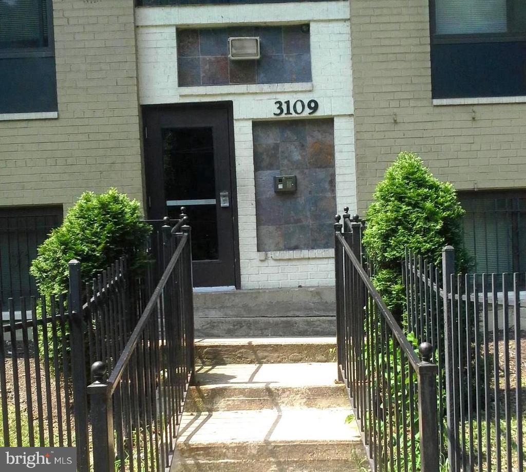 Naylor Rd, Washington, DC 20020