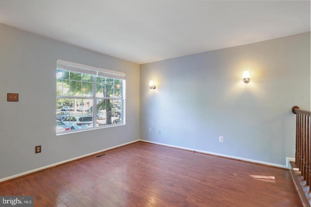 Flag Harbor Dr, Germantown, MD 20874