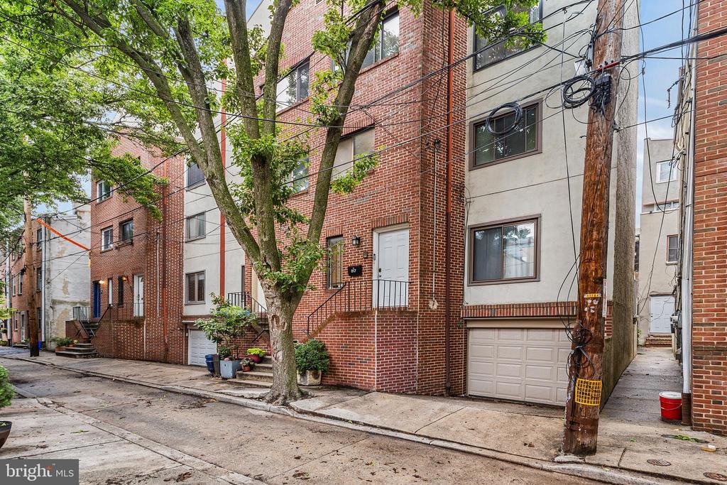 Kater St, Philadelphia, PA 19147