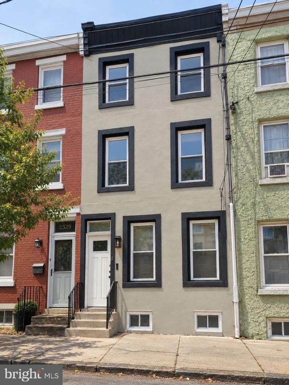 Coral St, Philadelphia, PA 19125 #1