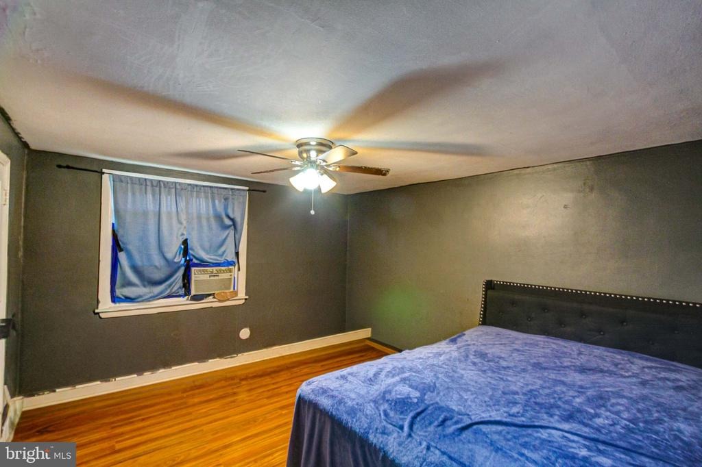 Delview Dr, Folcroft, PA 19032