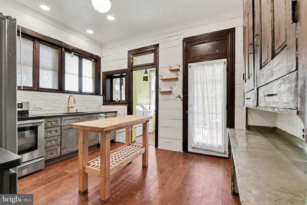 2nd St, Harrisburg, PA 17102 #1