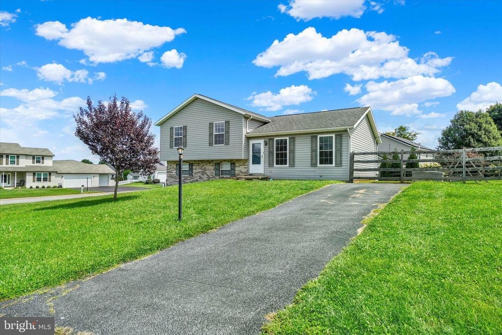 Switchpoint Dr, Stewartstown, PA 17363 #1