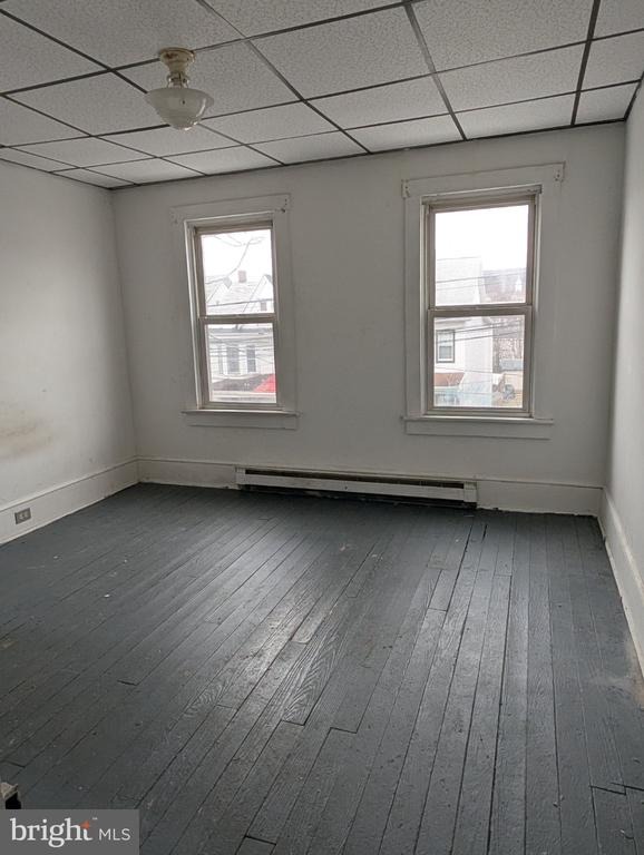 6th St, Mount Carmel, PA 17851