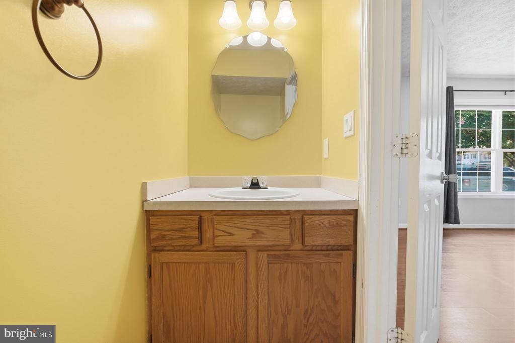 Hibiscus Ct, LA Plata, MD 20646