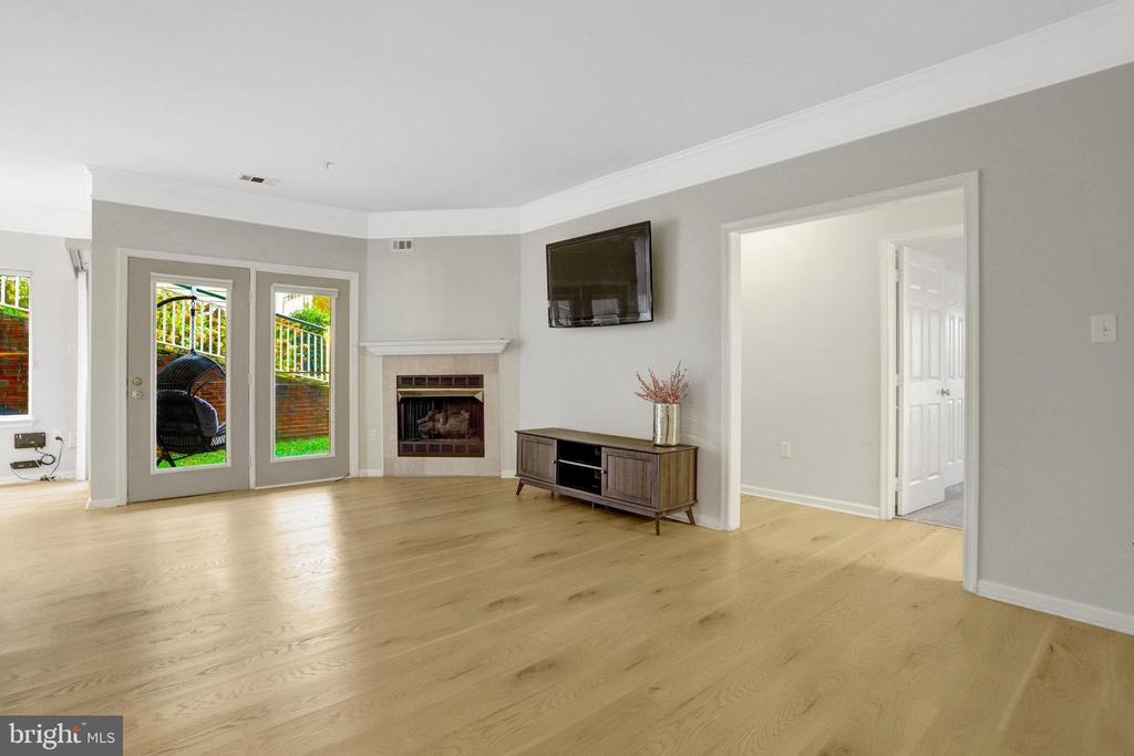 Grange Ln, Alexandria, VA 22315 #1