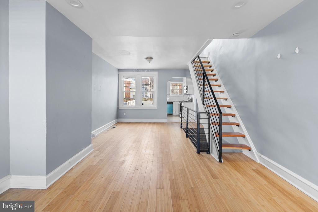 Dover St, Philadelphia, PA 19145