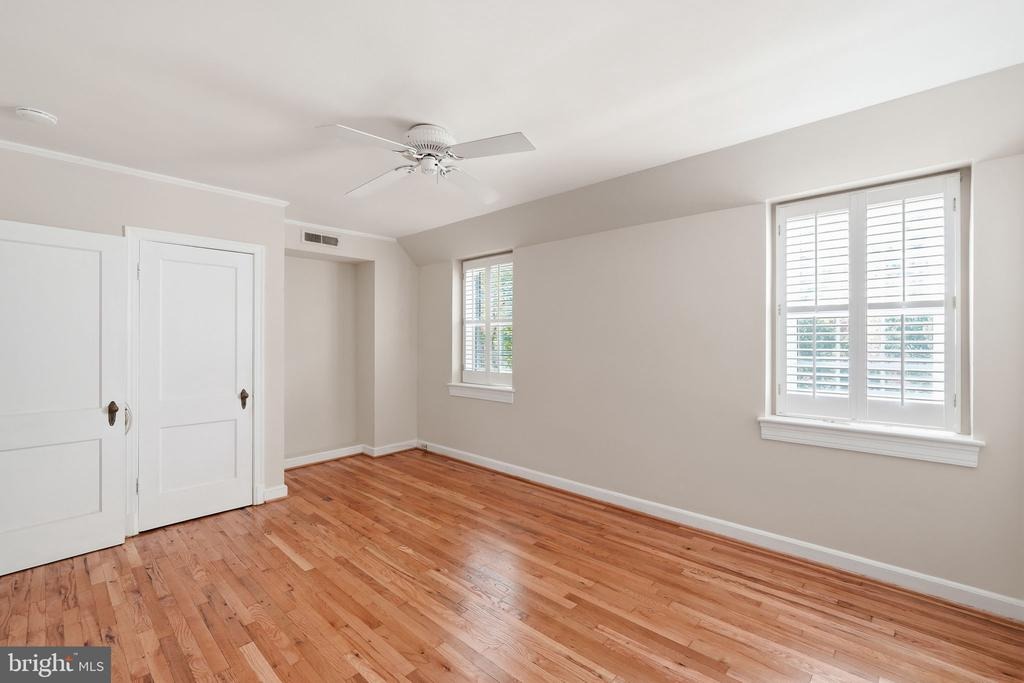 Edgewood St, Arlington, VA 22204 #1