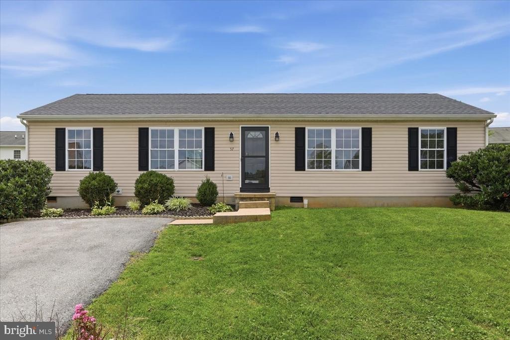 Stiles Way, Ranson, WV 25438