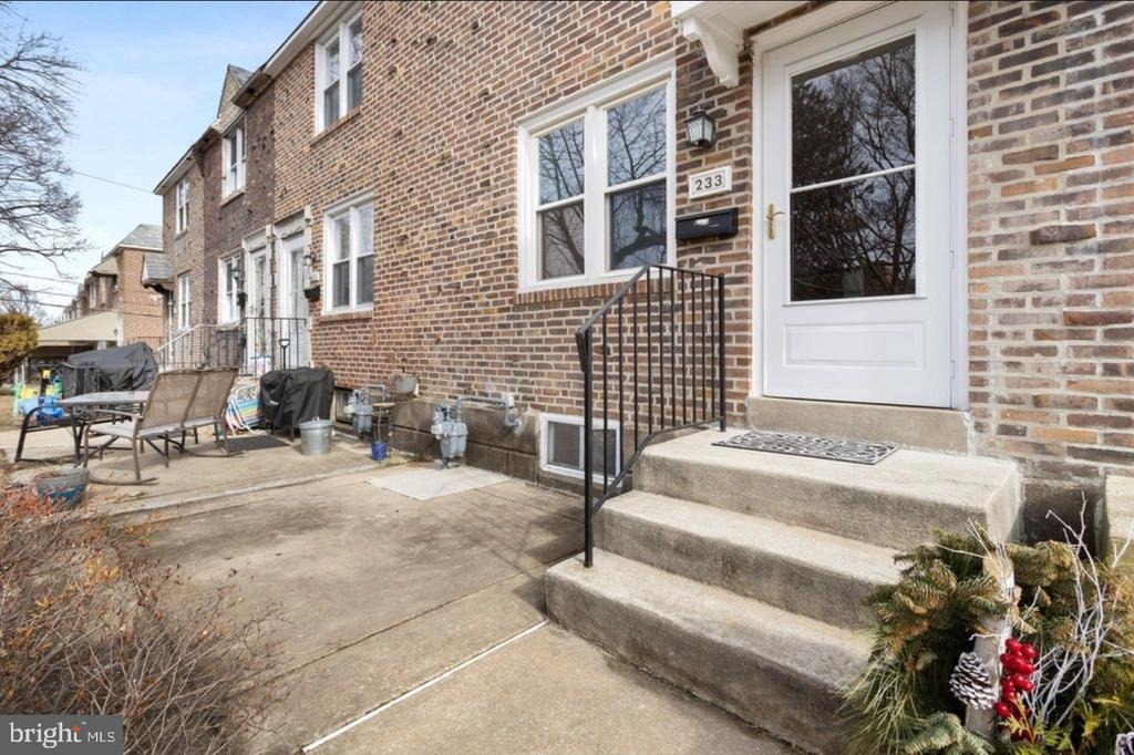 Bishop Ave, Clifton Heights, PA 19018