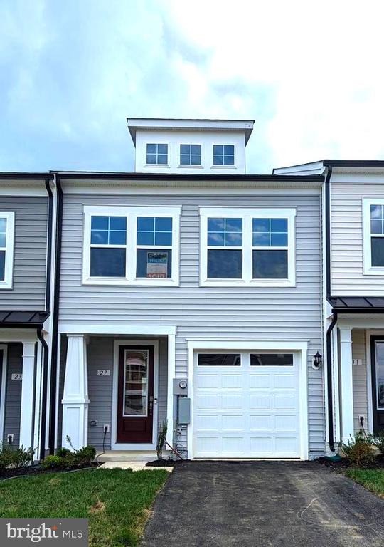 Towton Pl, Charles Town, WV 25414