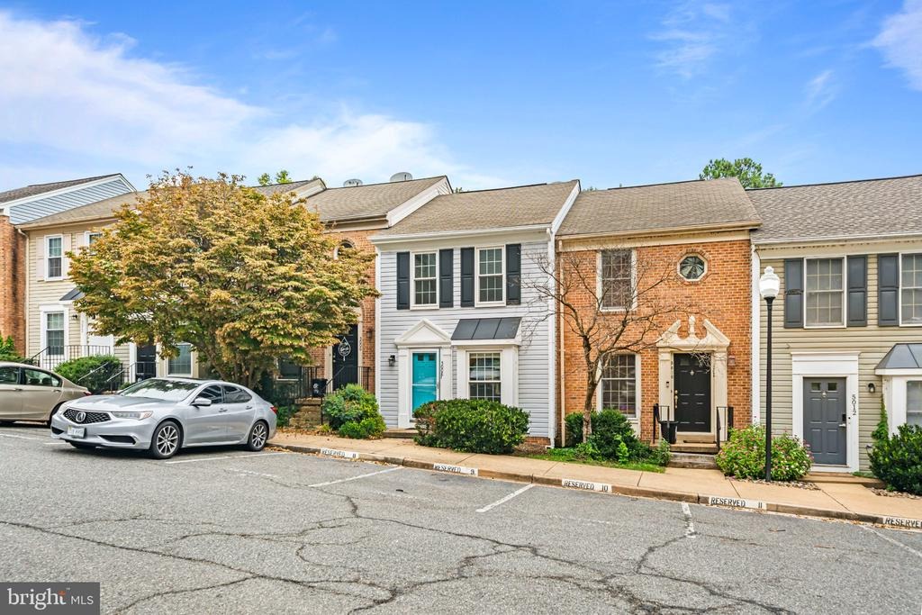 9th St, Arlington, VA 22204