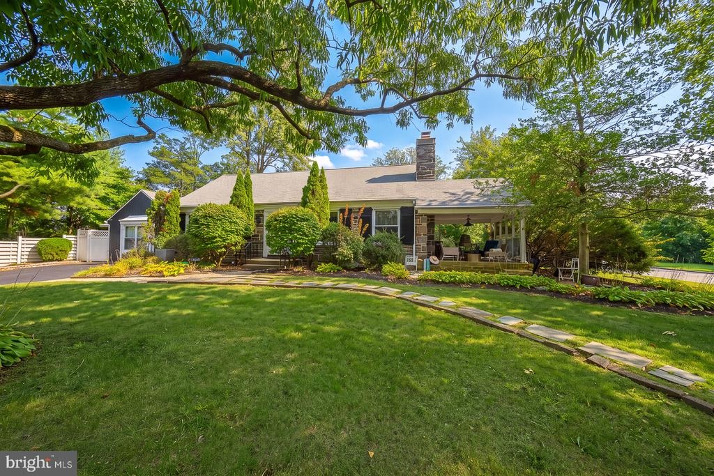 Clover Hill Rd, Wynnewood, PA 19096