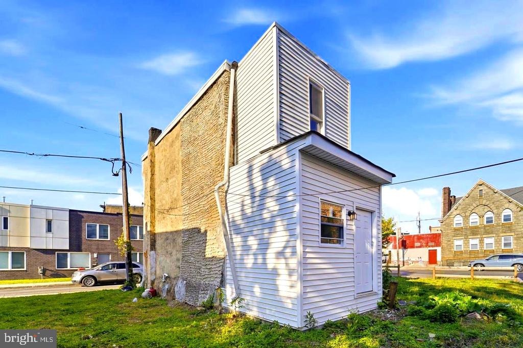 Oakdale St, Philadelphia, PA 19132