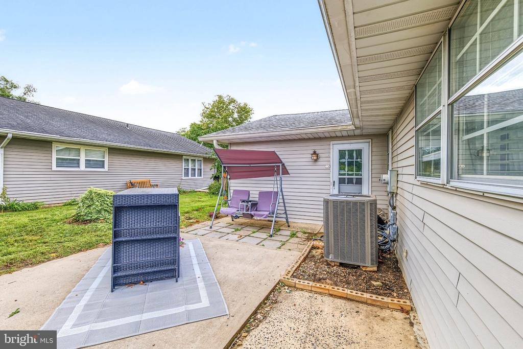 Poplar Ave, Hammonton, NJ 08037